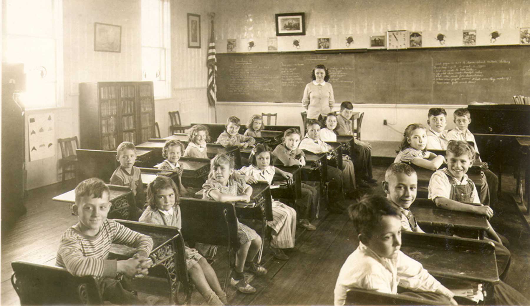School-Picture-1945-850w